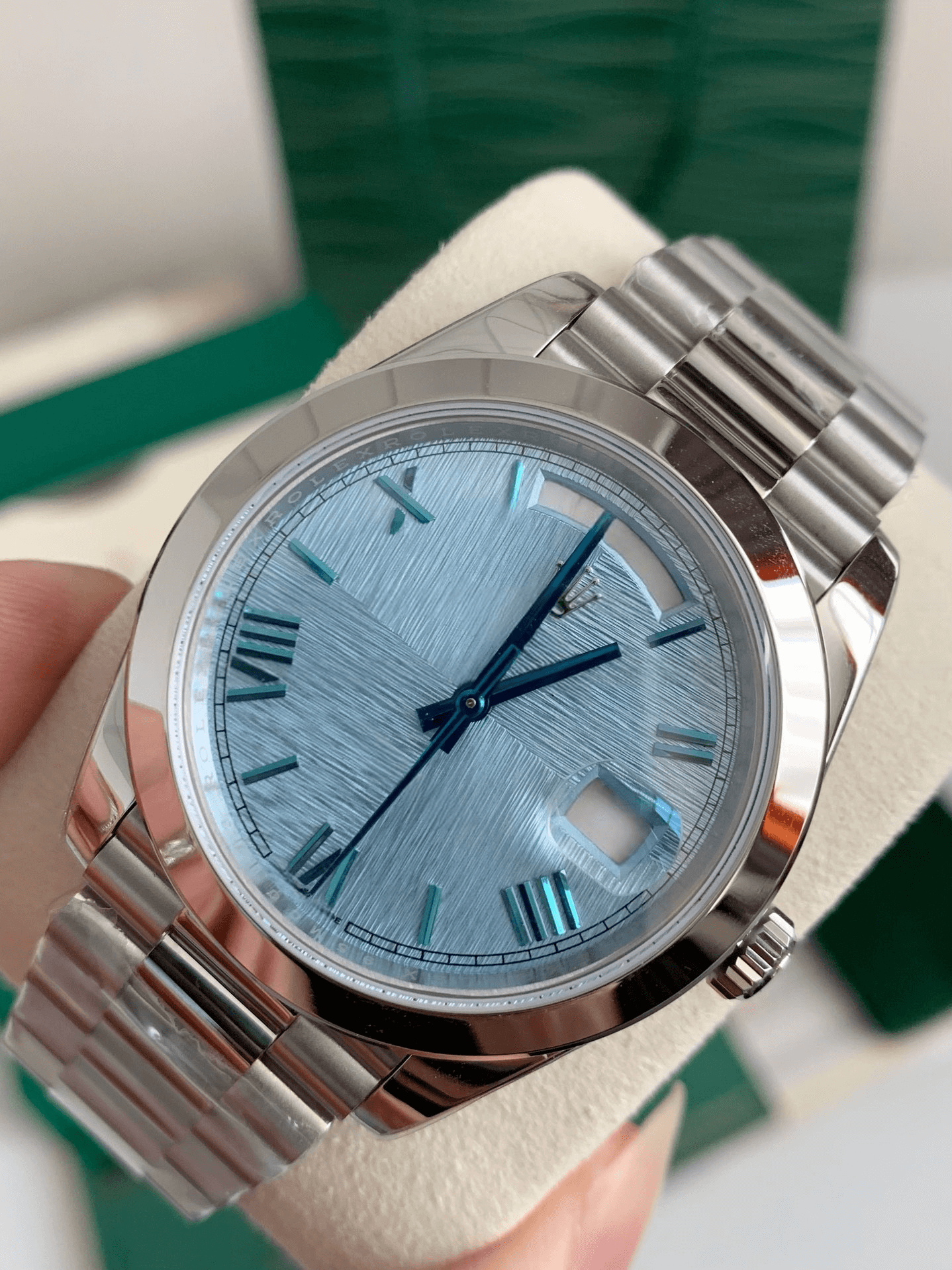 Rolex Day-Date 40 Ref. 228206 – 950 Platinum, Ice Blue Diagonal Motif Dial