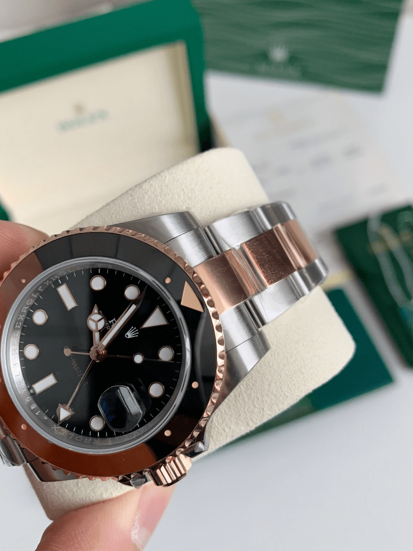 Rolex GMT-Master II Ref. 126711CHNR – Everose Rolesor, Root Beer Bezel