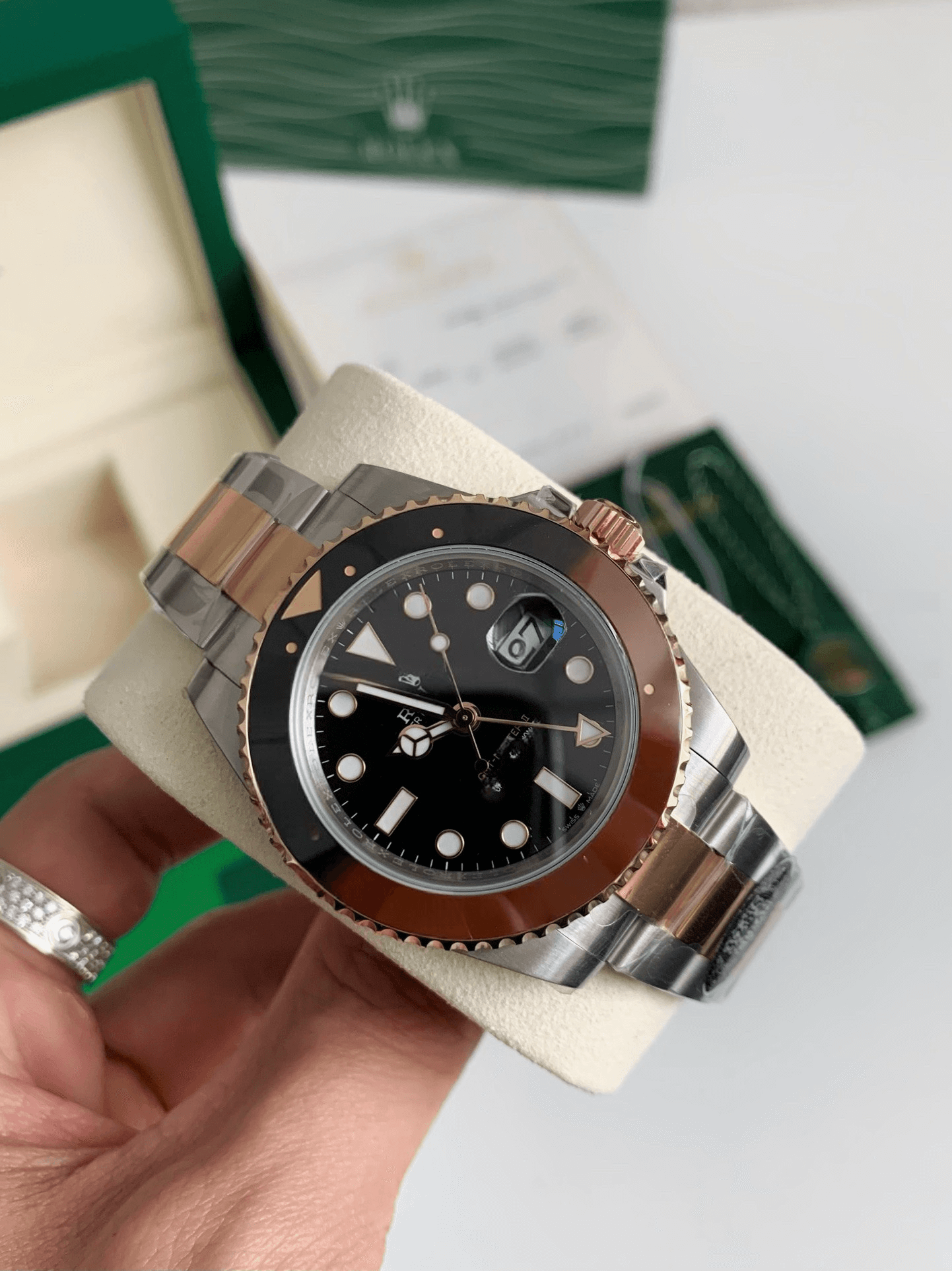 Rolex GMT-Master II Ref. 126711CHNR – Everose Rolesor, Root Beer Bezel