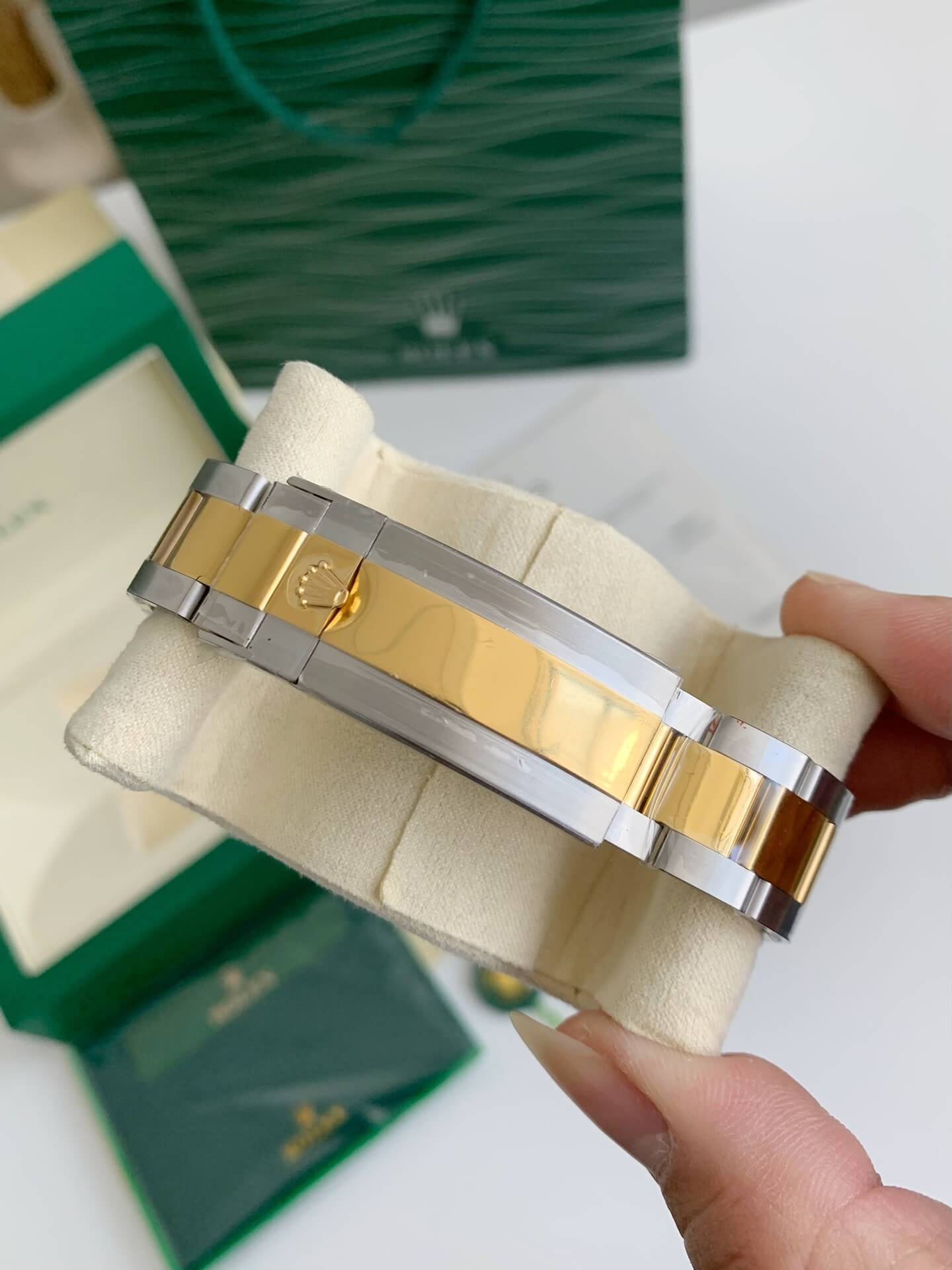 Rolex Submariner Date Ref. 126613LB – Yellow Rolesor, Royal Blue Dial