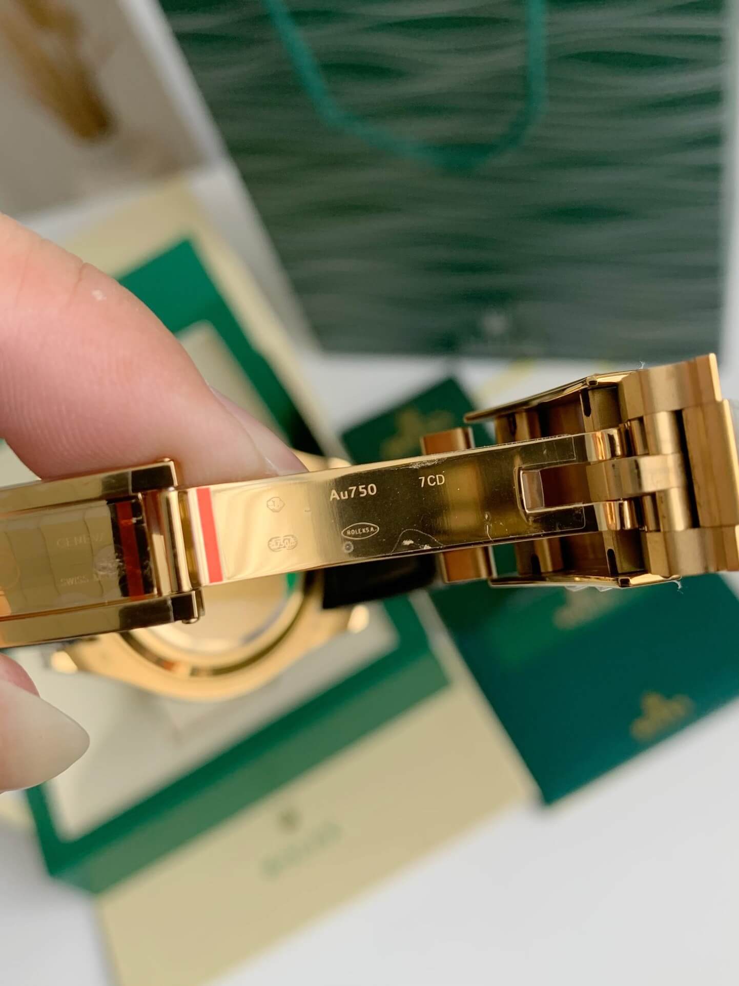 Rolex Yacht-Master 42 Ref. 226658 – 18ct Yellow Gold, Black Dial, Oysterflex Bracelet