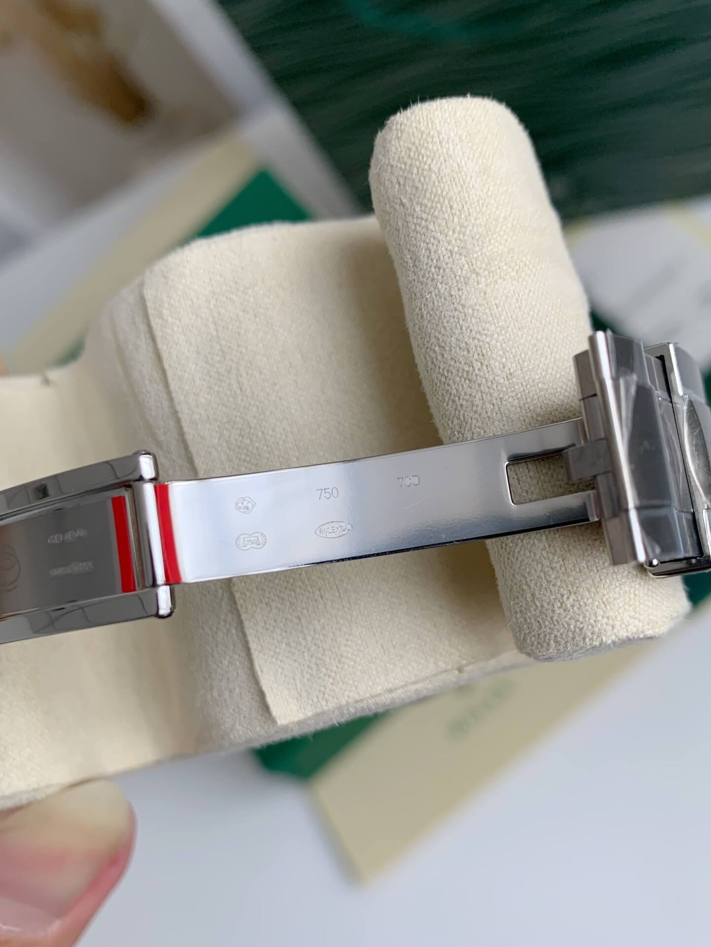 Rolex Yacht-Master 42 Ref. 226659 – 18ct White Gold, Black Dial, Oysterflex Bracelet
