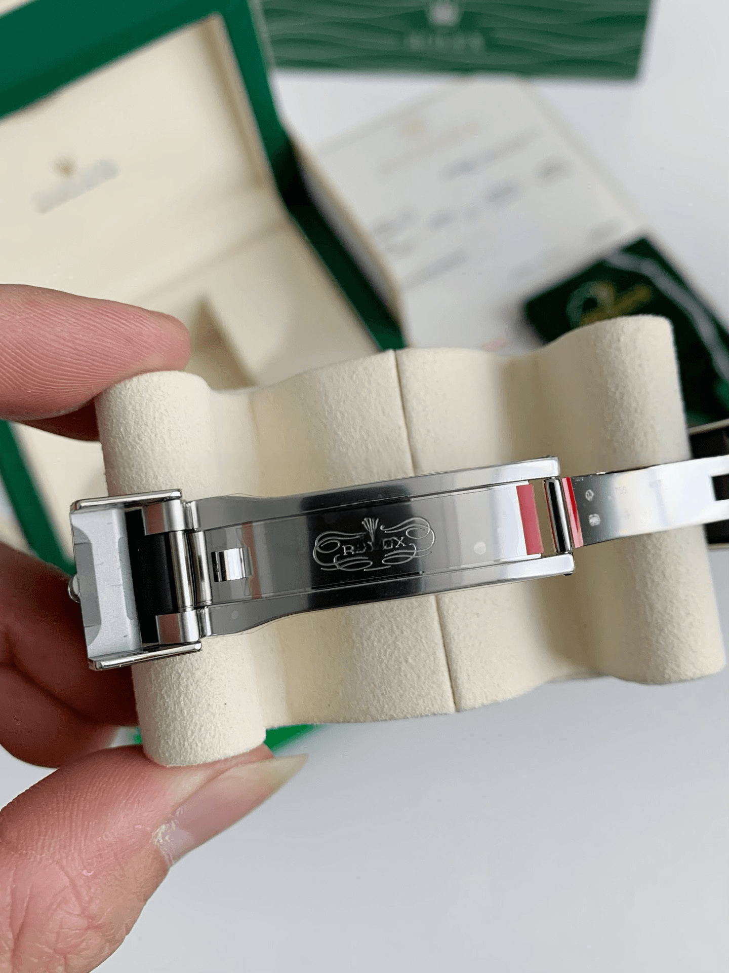 Rolex Yacht-Master 42 Ref. 226659 – 18ct White Gold, Black Dial, Oysterflex Bracelet