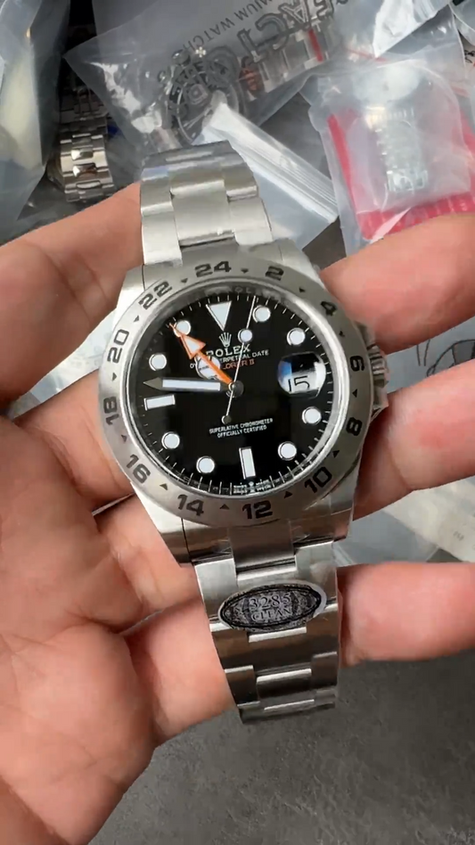 Rolex Explorer II Ref. 226570 – 42mm Oystersteel, Black Dial
