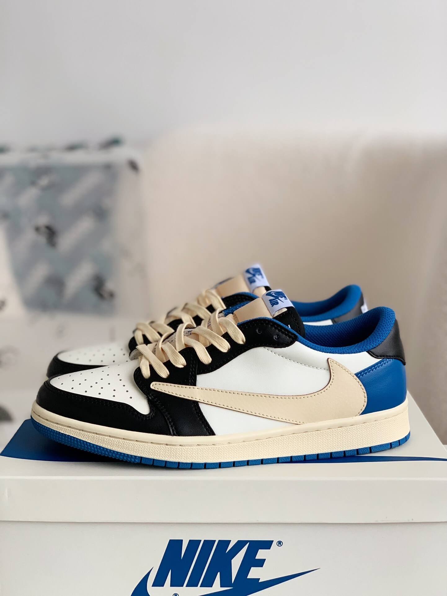 Travis Scott x Fragment x Air Jordan 1 Low Hollo Shoe