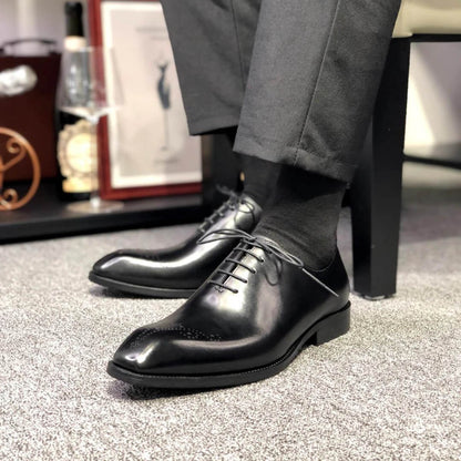 Black wholecut oxford shoes, classic and versatile