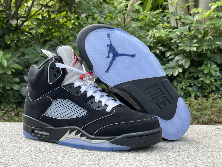 Air Jordan 5 Retro "Black Metallic" Sneaker