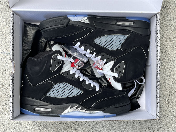 Air Jordan 5 Retro "Black Metallic" Sneaker