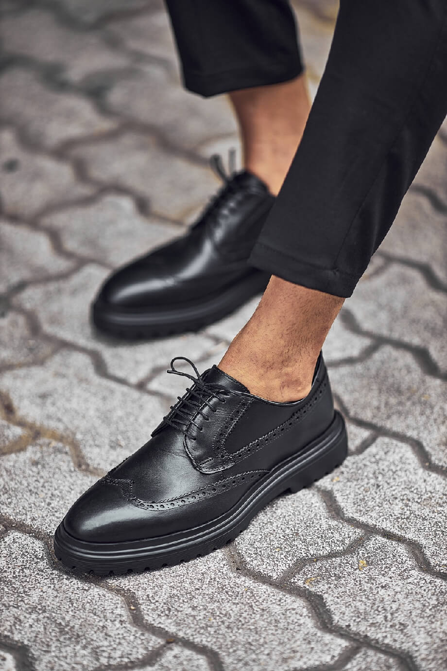Black Brogue Derby Shoes from HolloShoe, crafted from 100% premium leather with EVA sole for all-day comfort, featuring elegant lace detail.