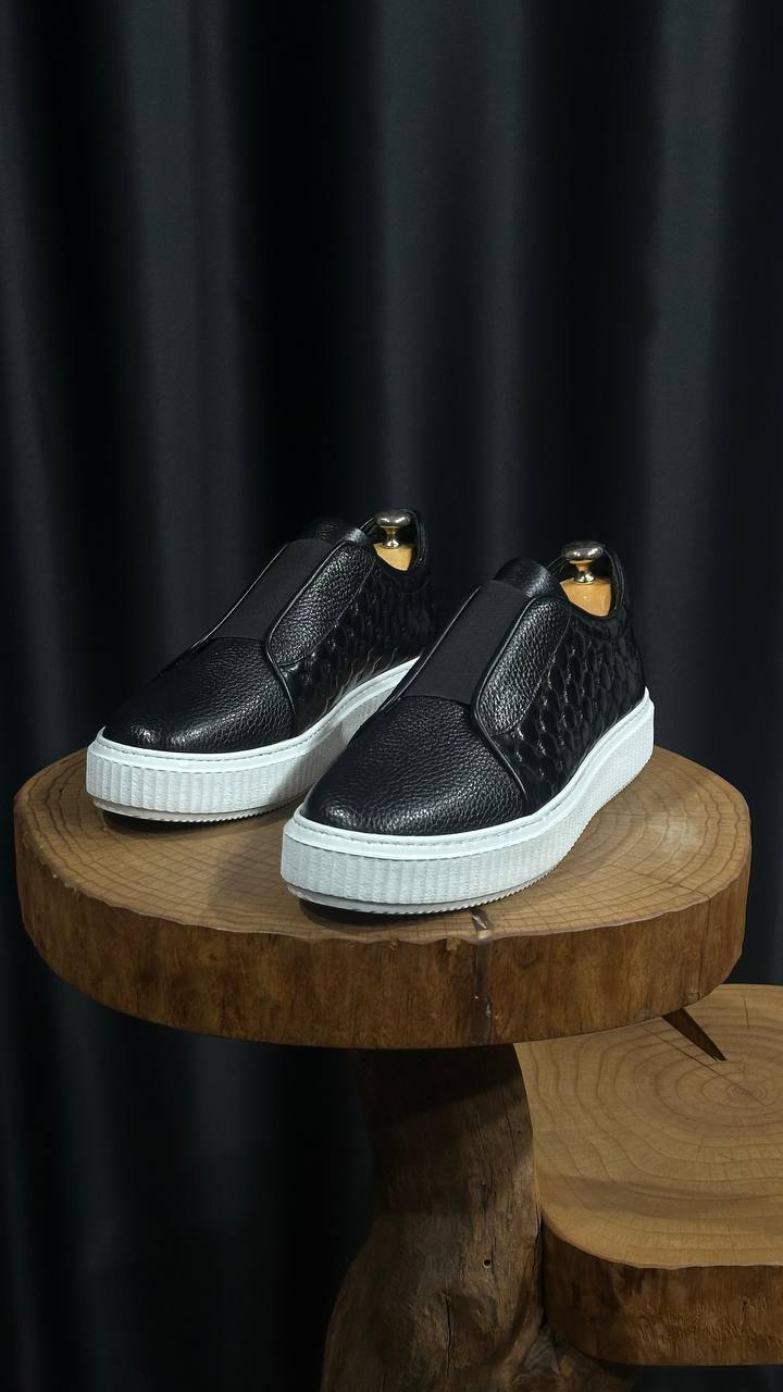 HolloShoe Onyx Black Pebbled Leather Slip-Ons