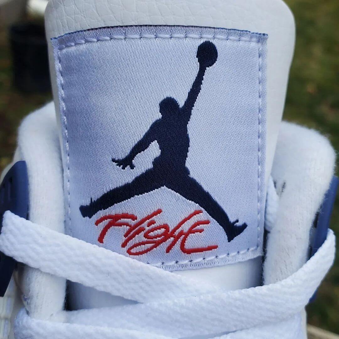 Jordan 4 logo best sale