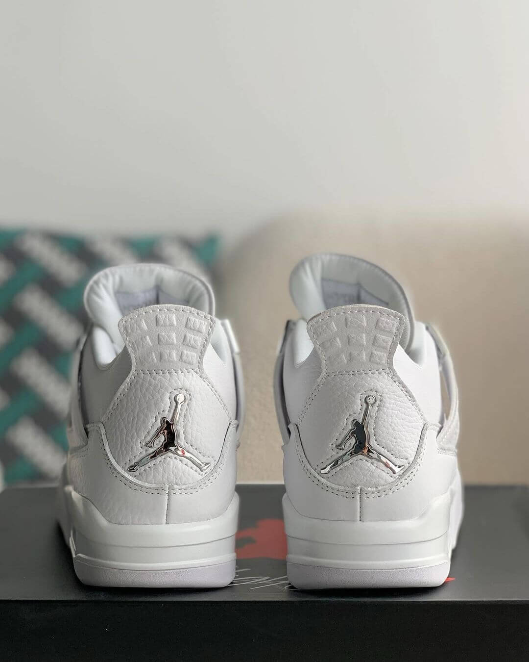 Jordans pure money 4s best sale