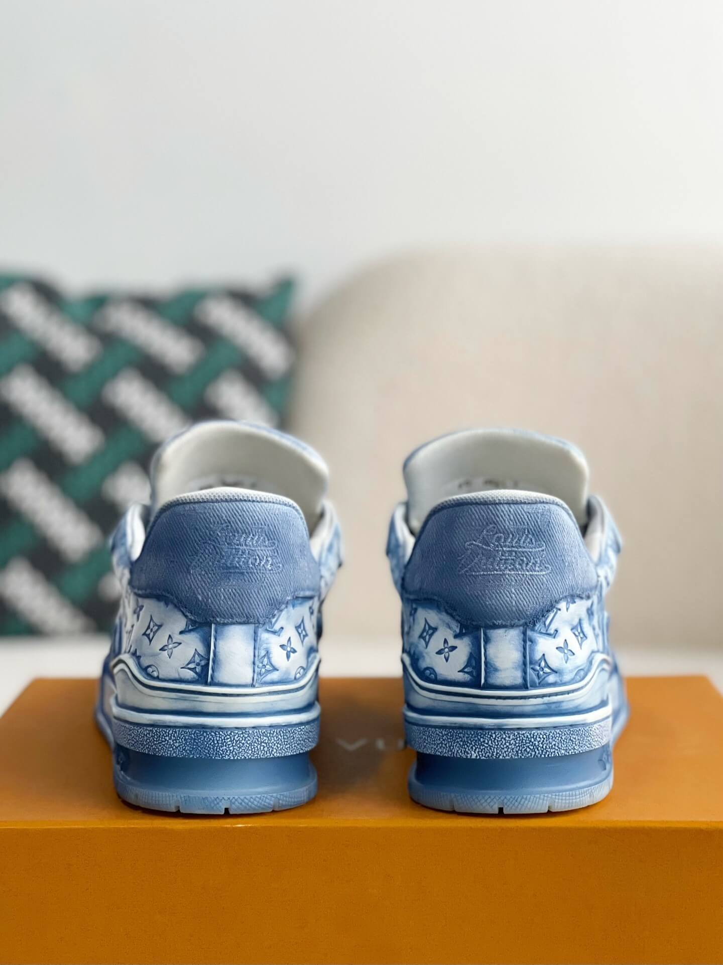 Louis Vuitton – LV Trainer – Sneaker in Denim-Blau mit Monogramm