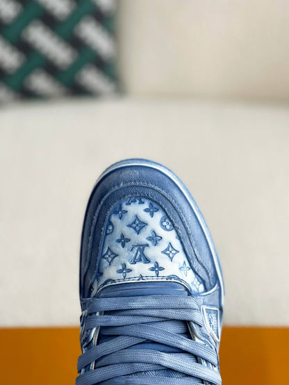 Louis Vuitton – LV Trainer – Sneaker in Denim-Blau mit Monogramm