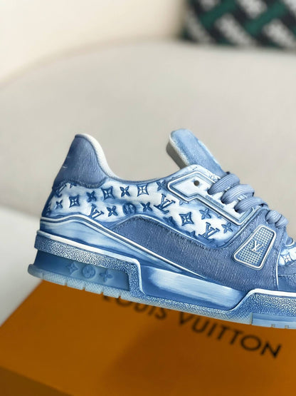 Louis Vuitton – LV Trainer – Sneaker in Denim-Blau mit Monogramm