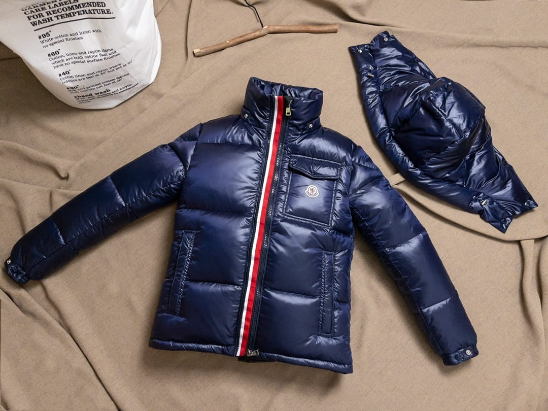 Moncler Montbeliard Glossy Hooded Short Down Jacket