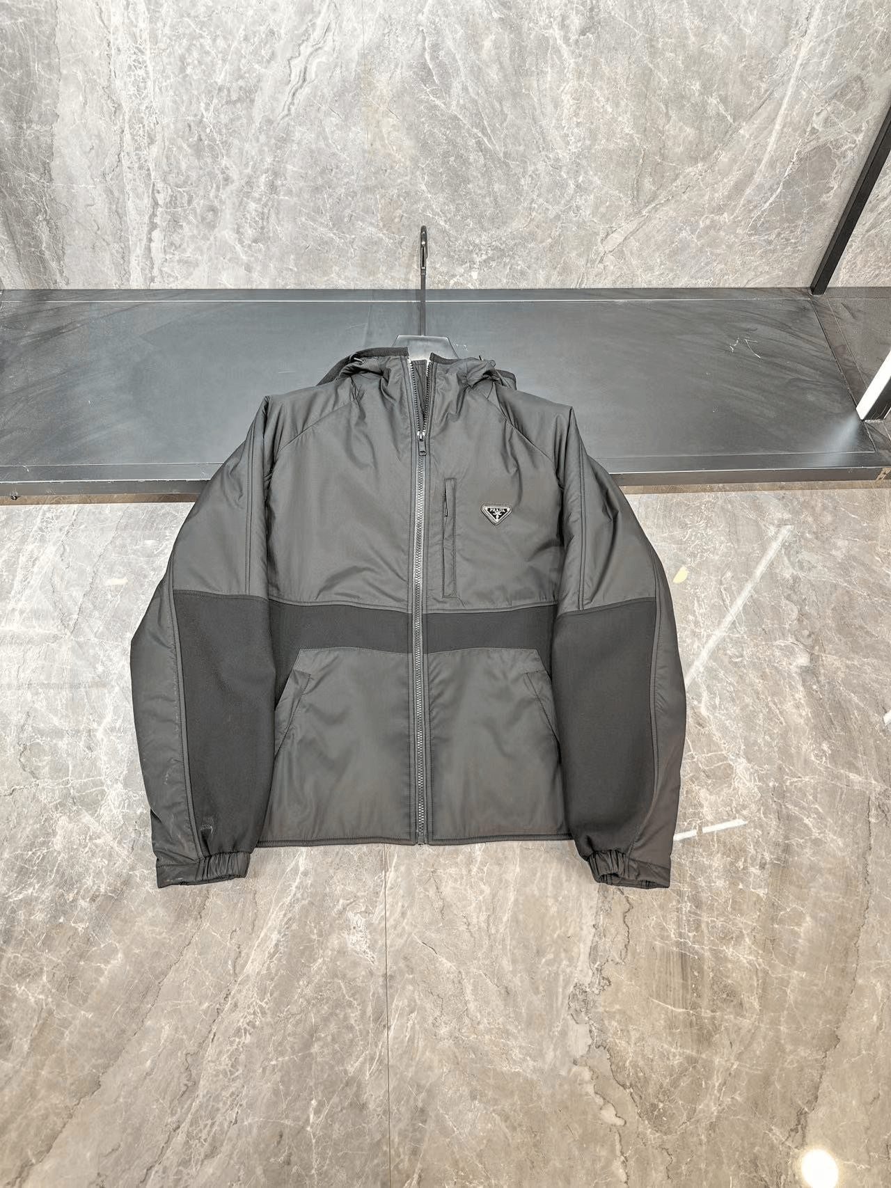 Prada Air Layer Blousonjacke mit Kapuze