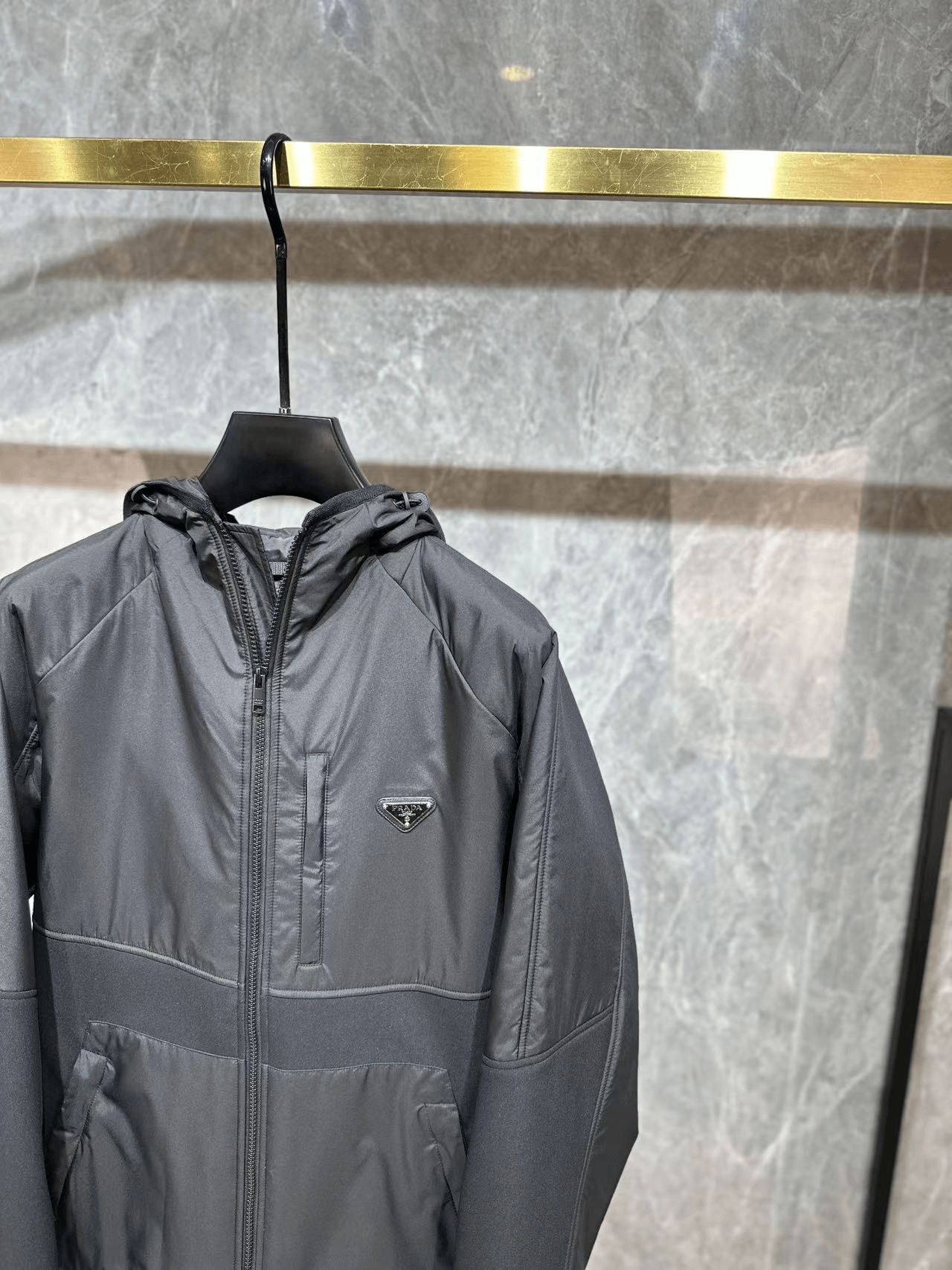 Prada Air Layer Blousonjacke mit Kapuze