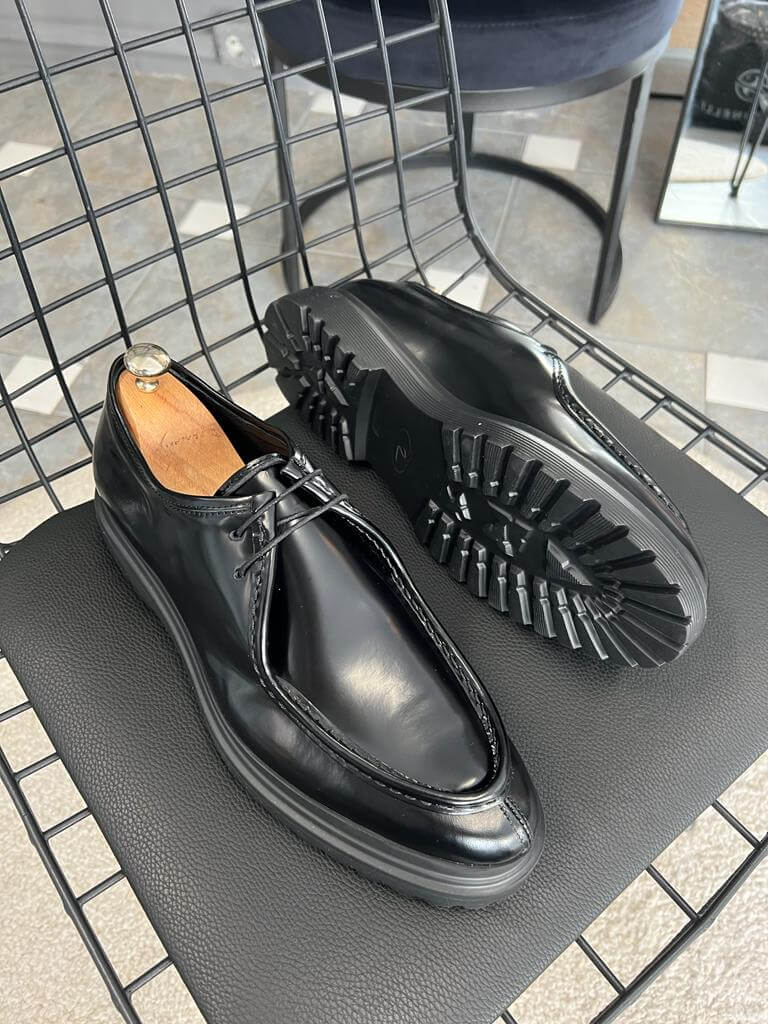 Tigris Black Leather Shoe