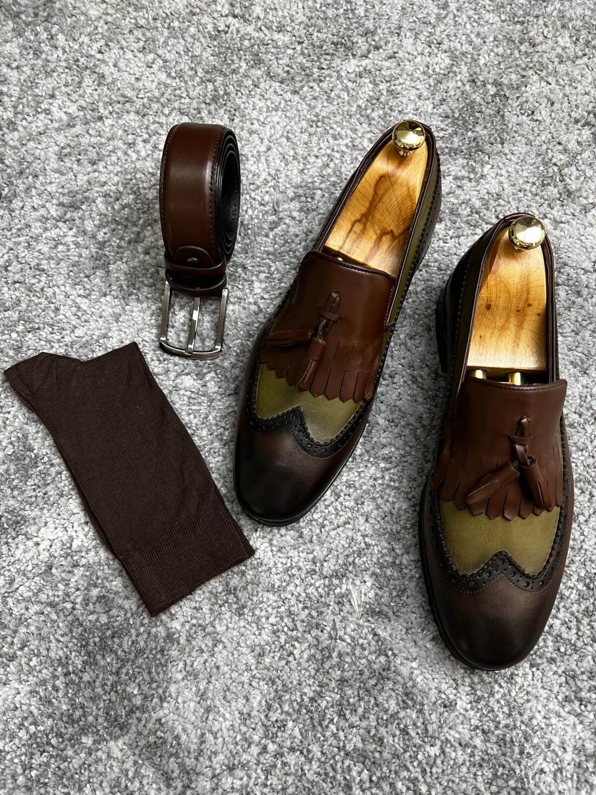 HolloShoe's brown and khaki tassel loafers, featuring 100% leather and neo-lite soles.