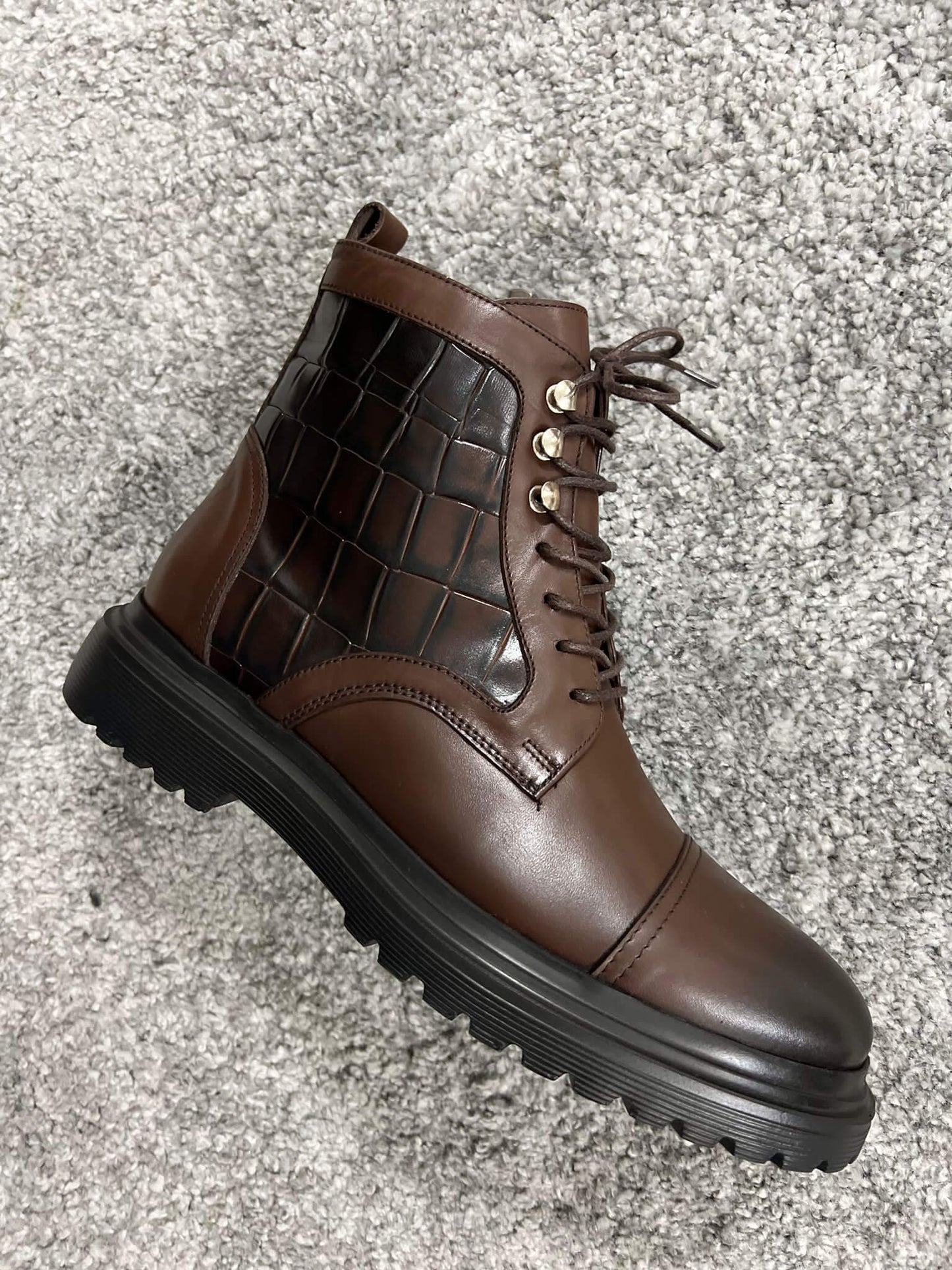 Alameda Side Zippered Brown Boots